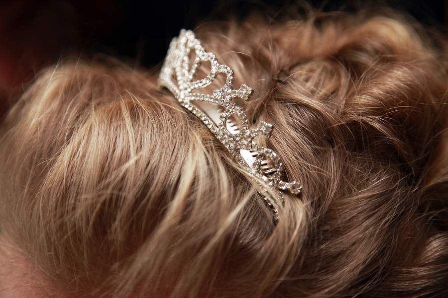Vintage Wedding Tiara - proper tiara placement