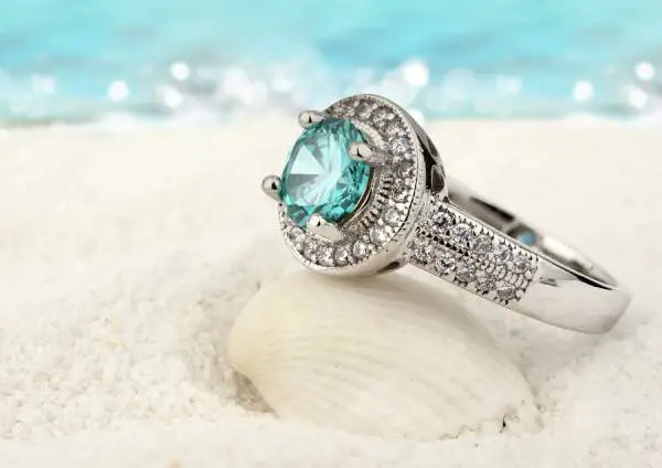 alternative engagement ring stones - aquamarine_