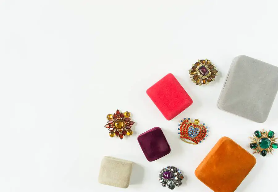 a list of the most valuable vintage brooches