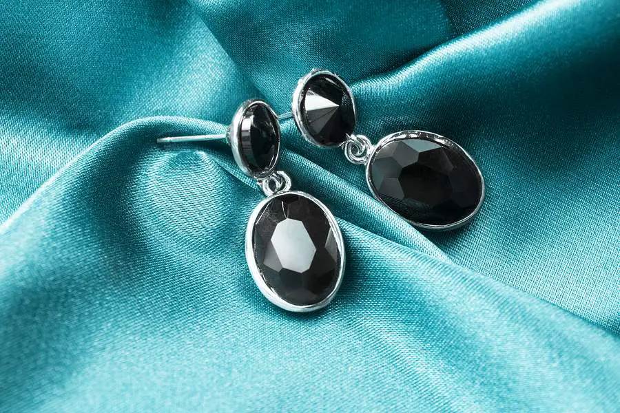 Vintage Onyx Jewelry- black onyx earrings
