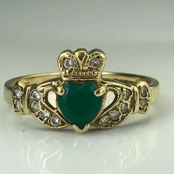 Vintage Emerald Claddagh Ring