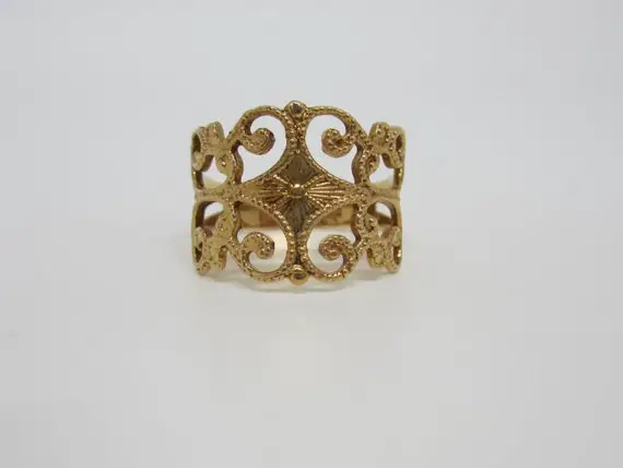 Vintage Yellow Gold Filigree Ring