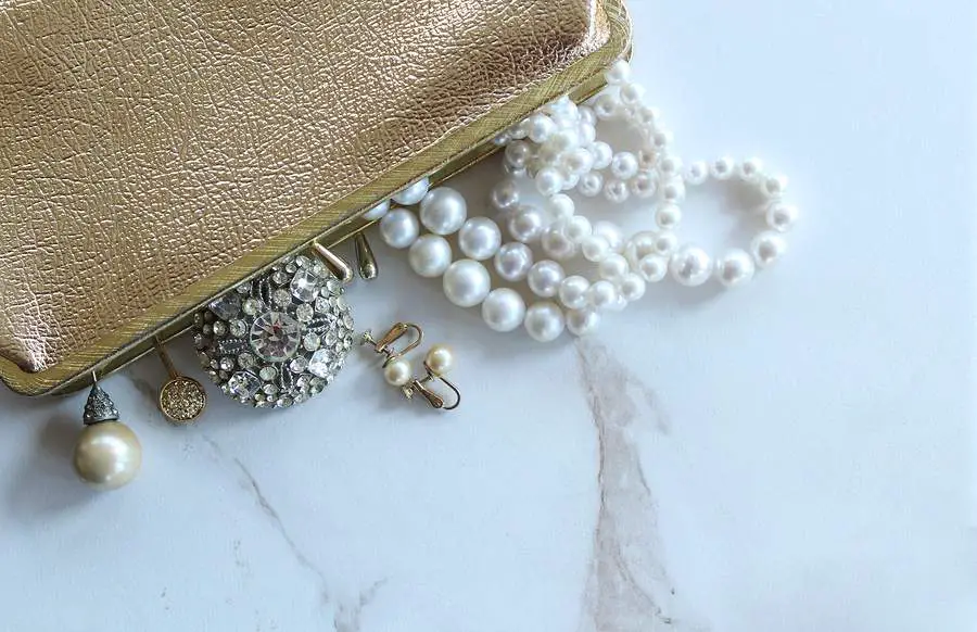 how to clean fine vintage jewelry