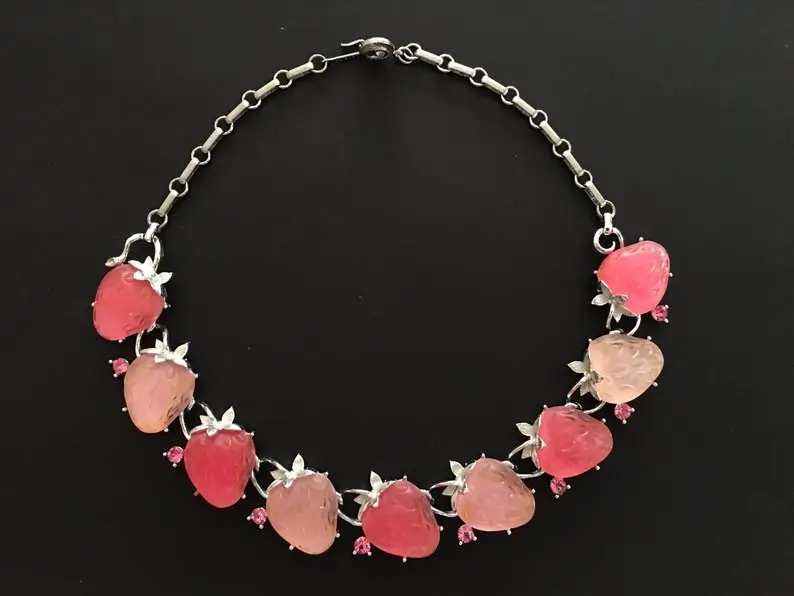 lisner strawberry necklace