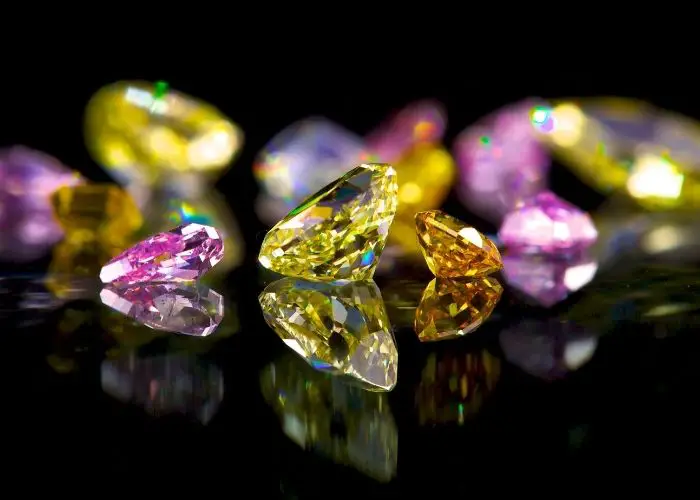buying guide colored lab-grown diamonds