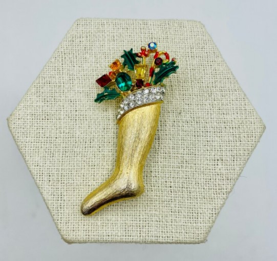 Weiss Christmas Stocking Brooch from JarrahsJewels on Etsy