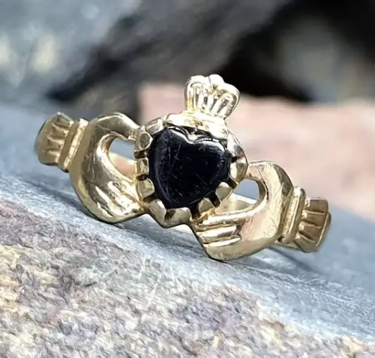 Vintage 9ct Gold Celtic Onyx Claddagh Ring from GabrielAndGhost on Etsy